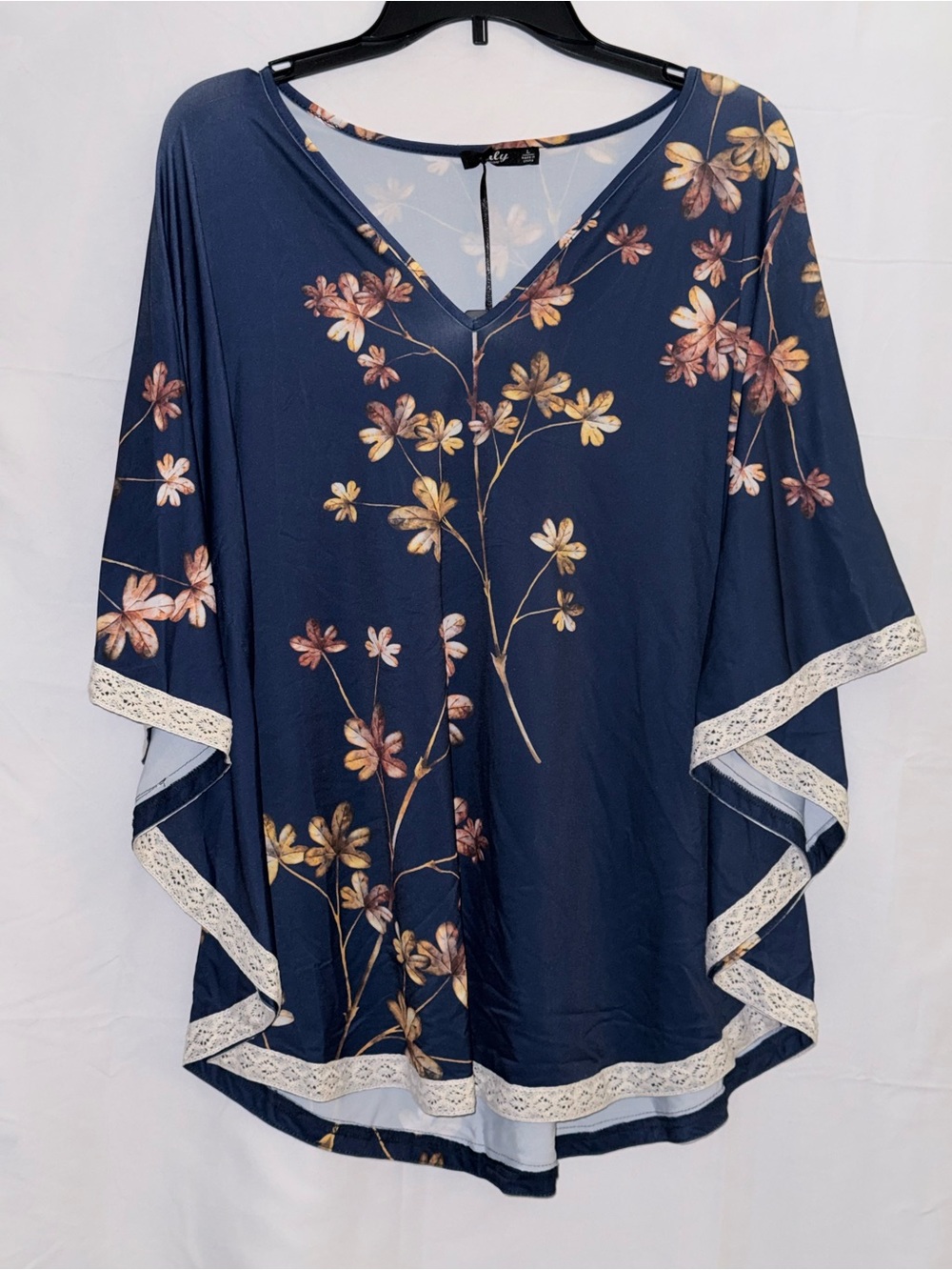 NWT Lily Navy Floral V-Neck Tunic with Lace Trim Size Large